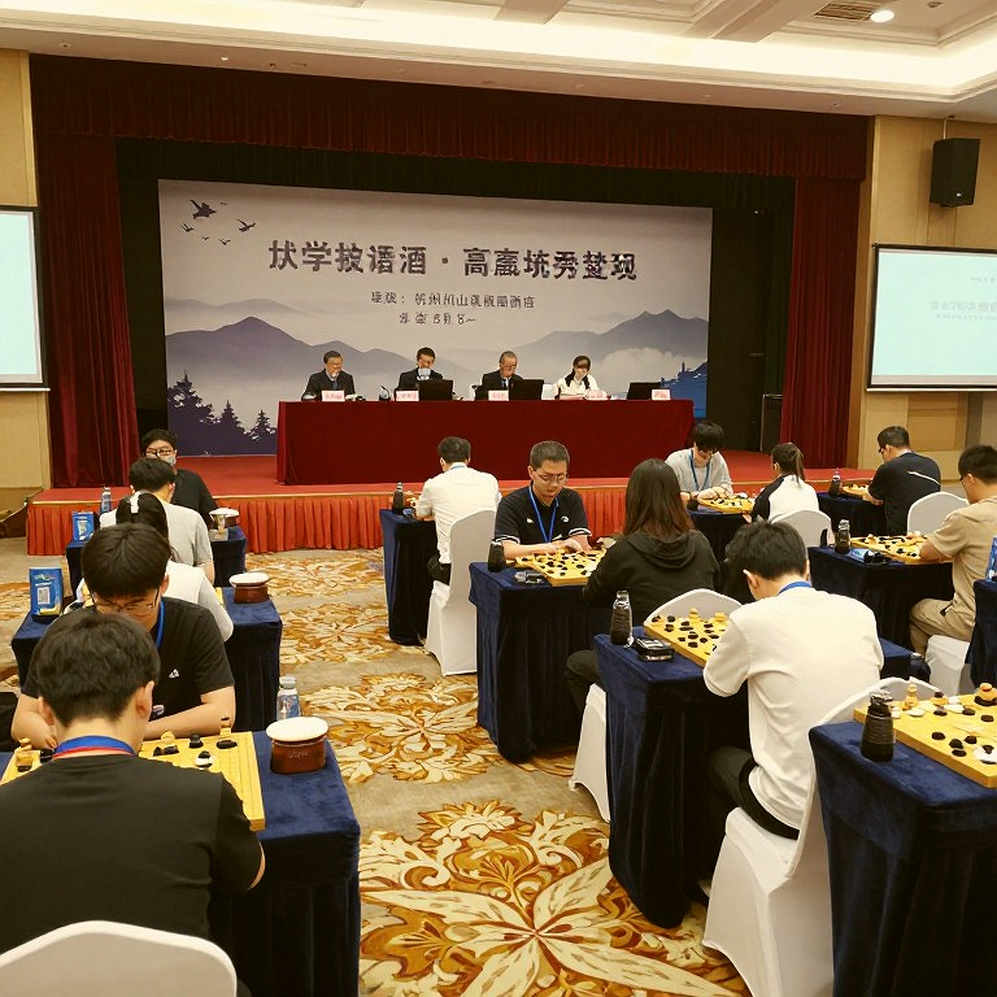 Bầu cử chủ tịch FIDE 2026: Lời hứa mang Carlsen trở lại và những vết nứt quản trị ở Samarkand